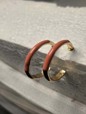 Daphne Enamel Hoop Earrings in Gold and Coral